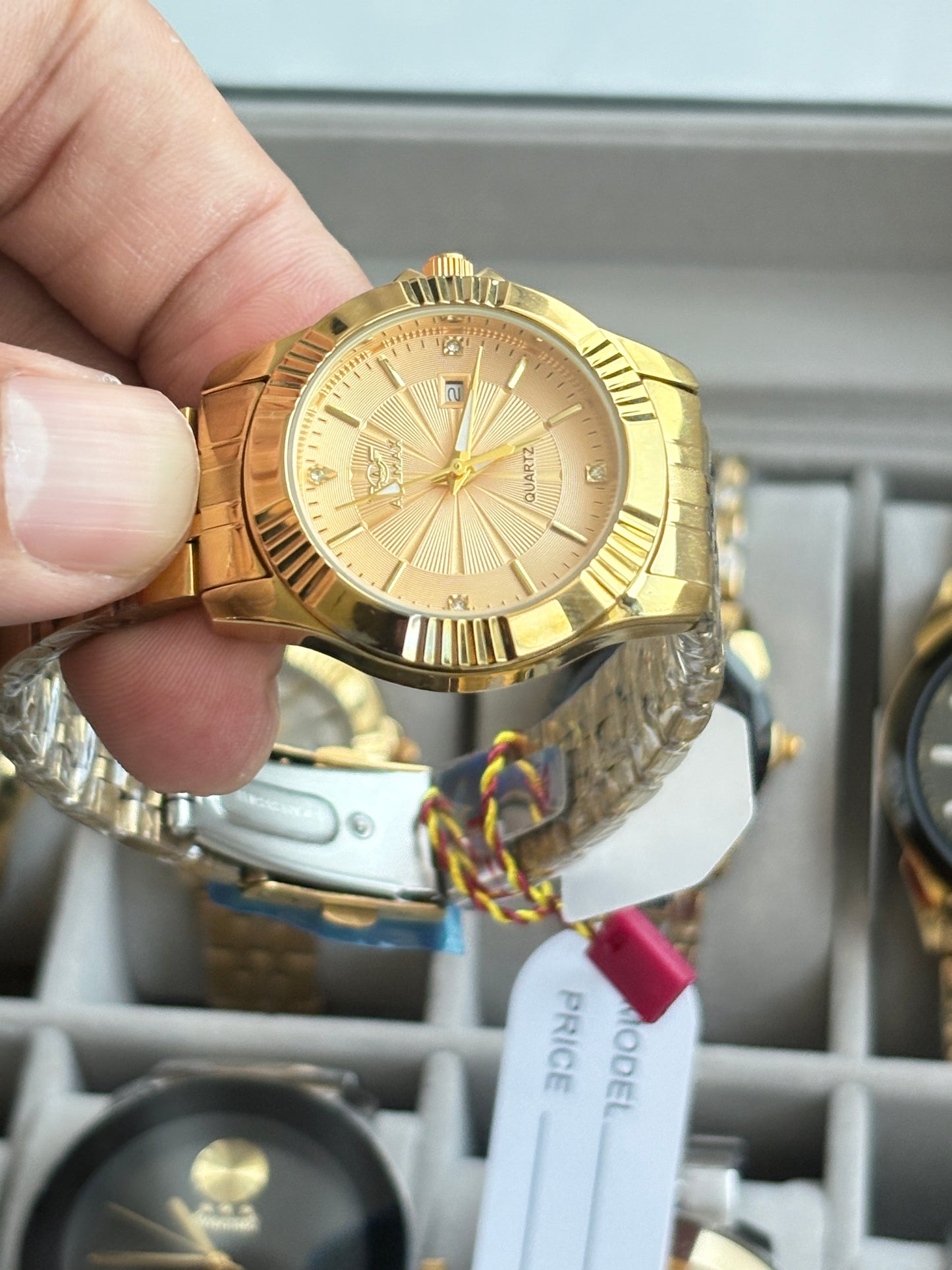 Heavy & High quality Analog Watches with back and gold color