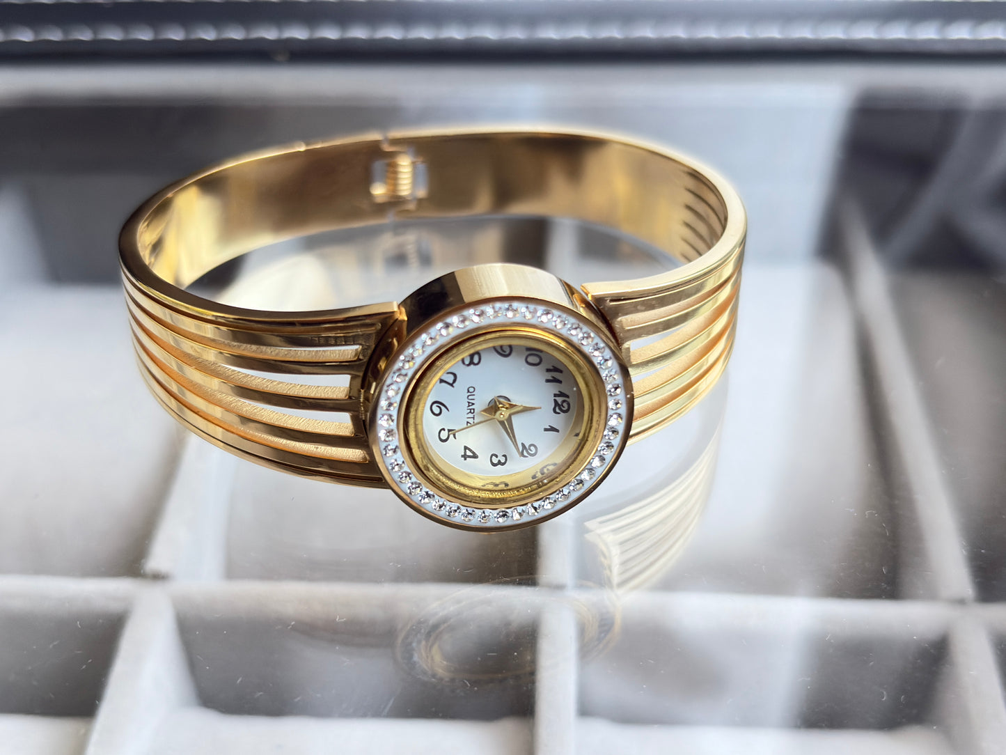 Women’s Stainless Steel Analog Watch 2